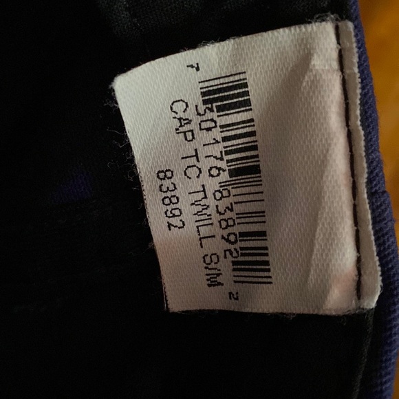 Cap and card holder strap plus whisper Tiger cub Boy Scouts in great condition - Picture 3 of 9